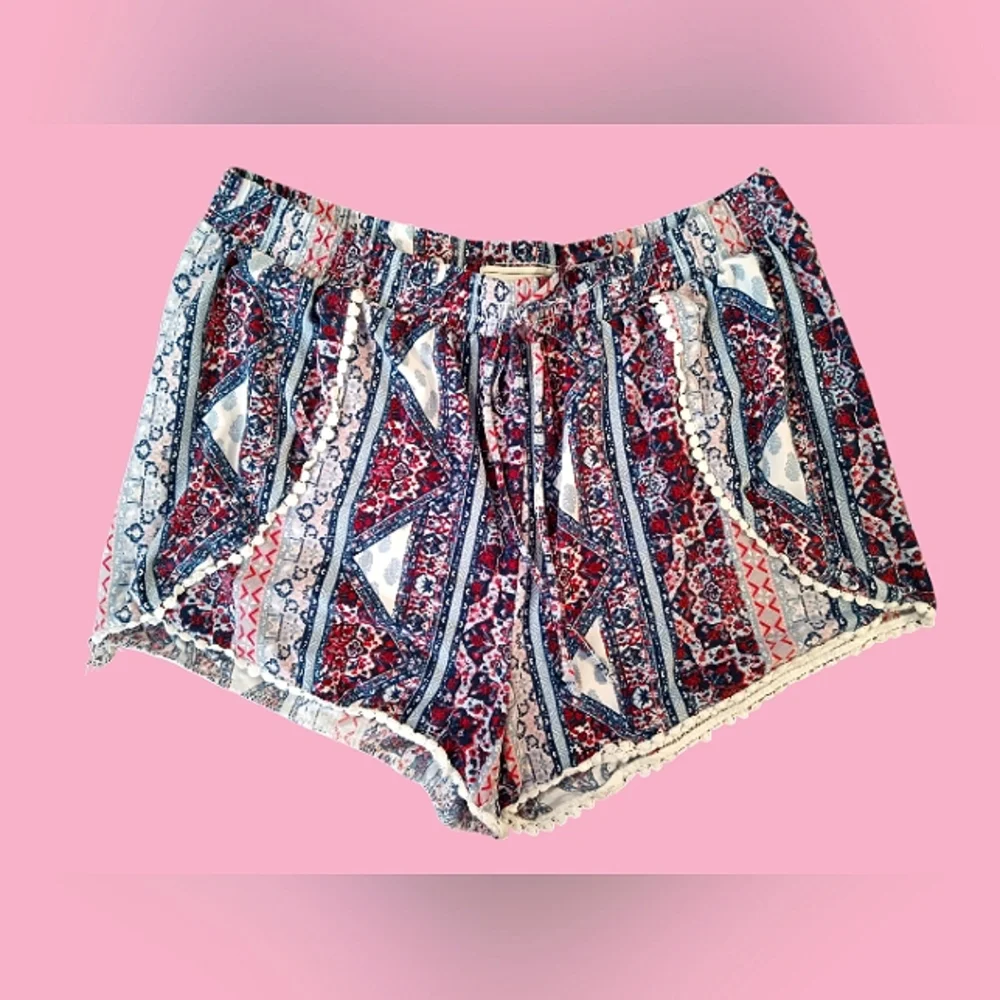 Soft pattern shorts - Picture 1 of 3